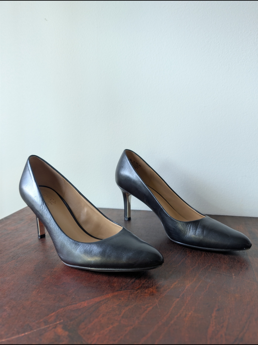Naturalizer Black Leather Pointed Toe Pumps | Classic Mid Heel | US 7.5